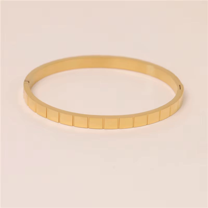 High End PVD 18K Gold Plated Plaid Bangle Bracelet Stainless Steel Jewelry Tarnish Free & Waterproof
