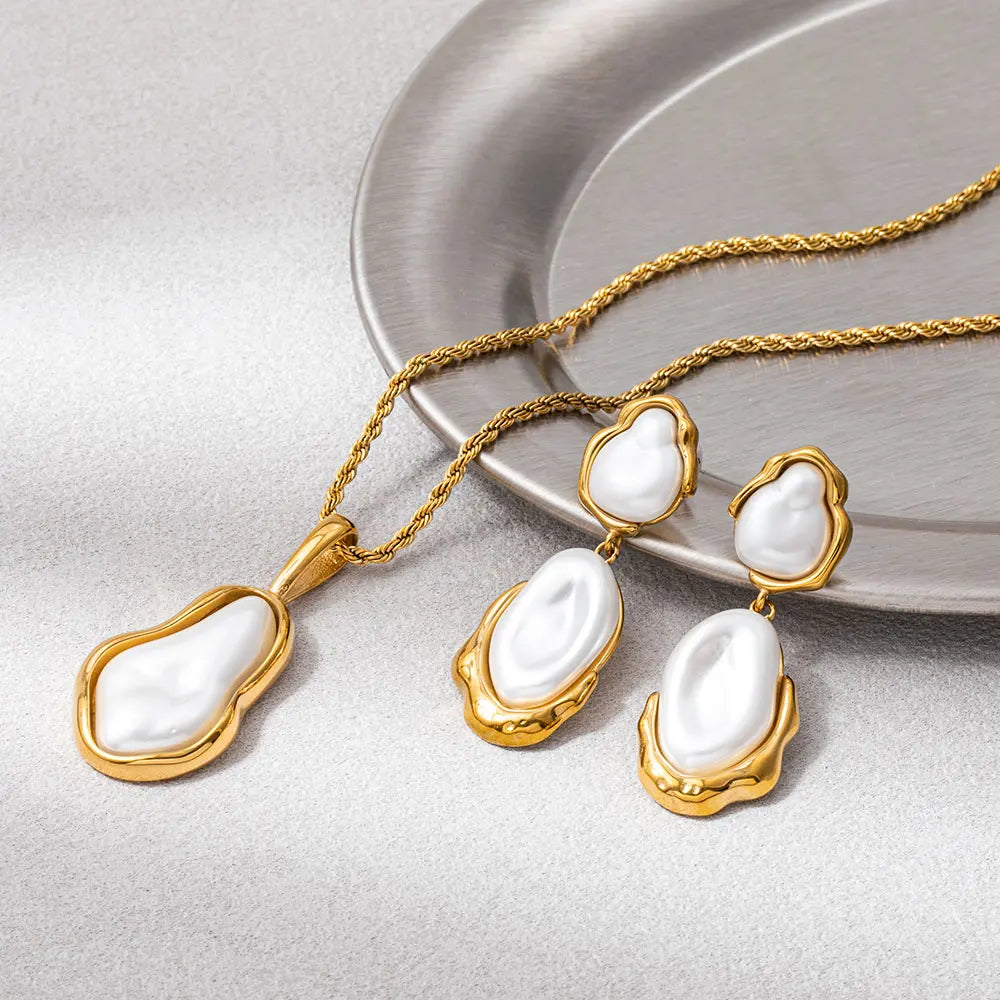Joolim Jewelry 18K Gold Plated Waterproof Fashion Irregular Pearl Pendant Twisted Rope Chain Necklace Stainless Steel Jewelry