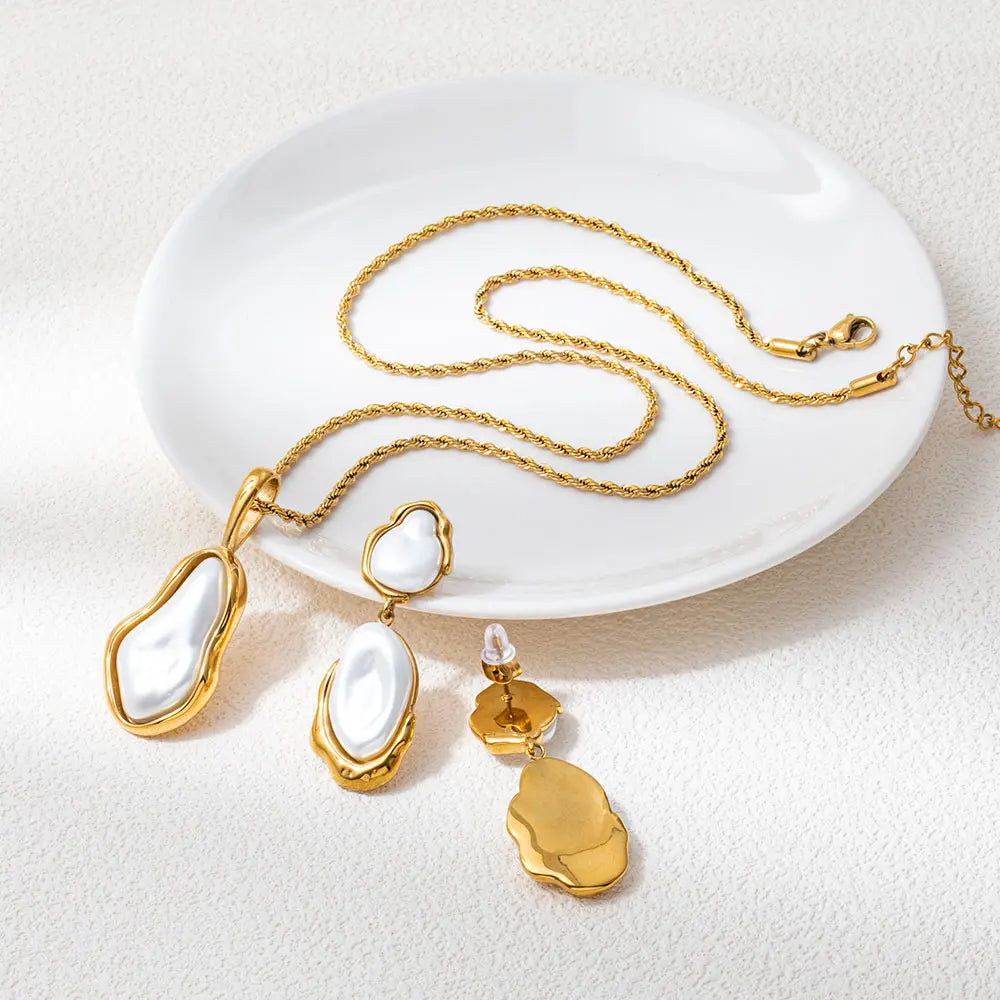 Joolim Jewelry 18K Gold Plated Waterproof Fashion Irregular Pearl Pendant Twisted Rope Chain Necklace Stainless Steel Jewelry